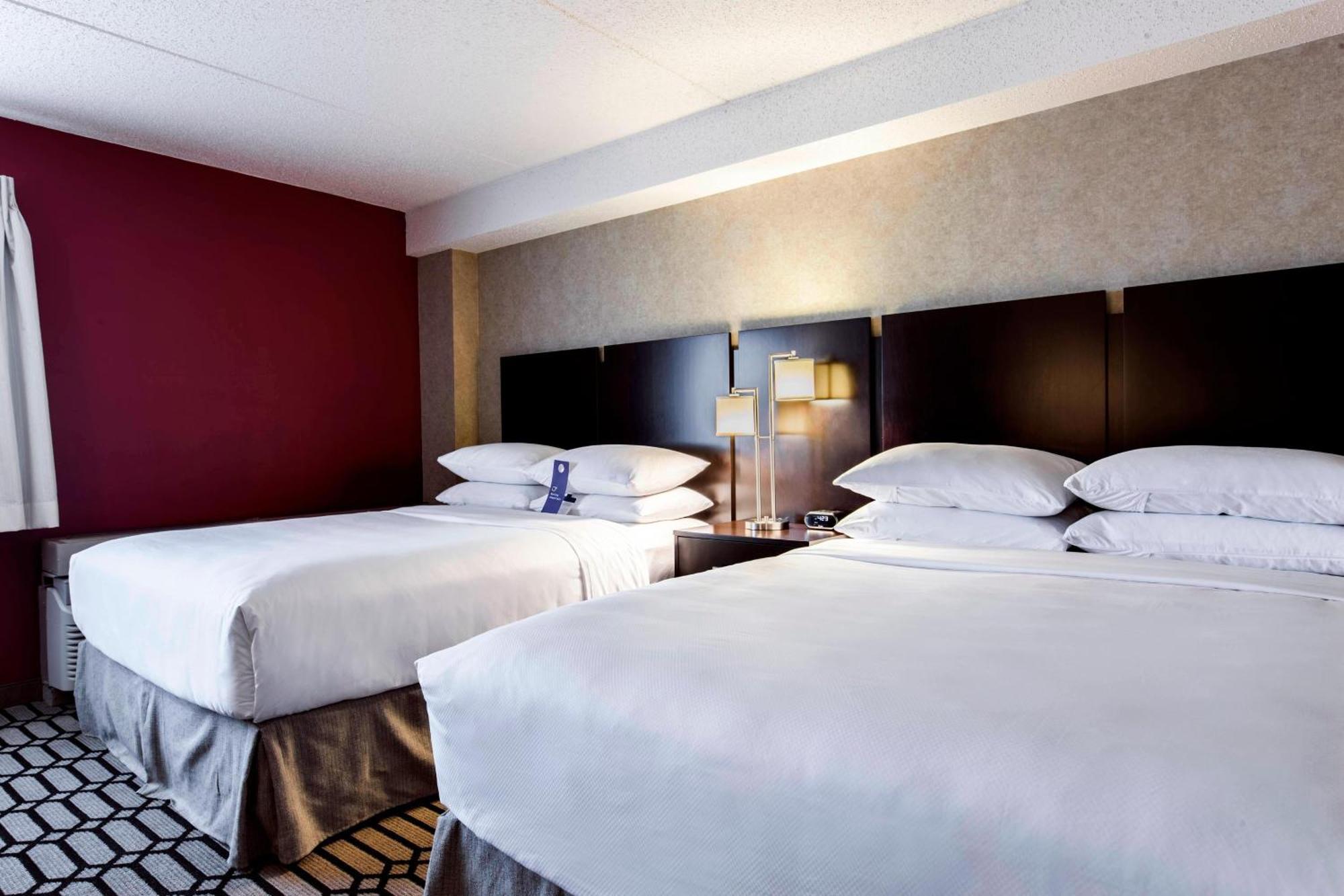 Delta Hotels By Marriott Фарго Экстерьер фото