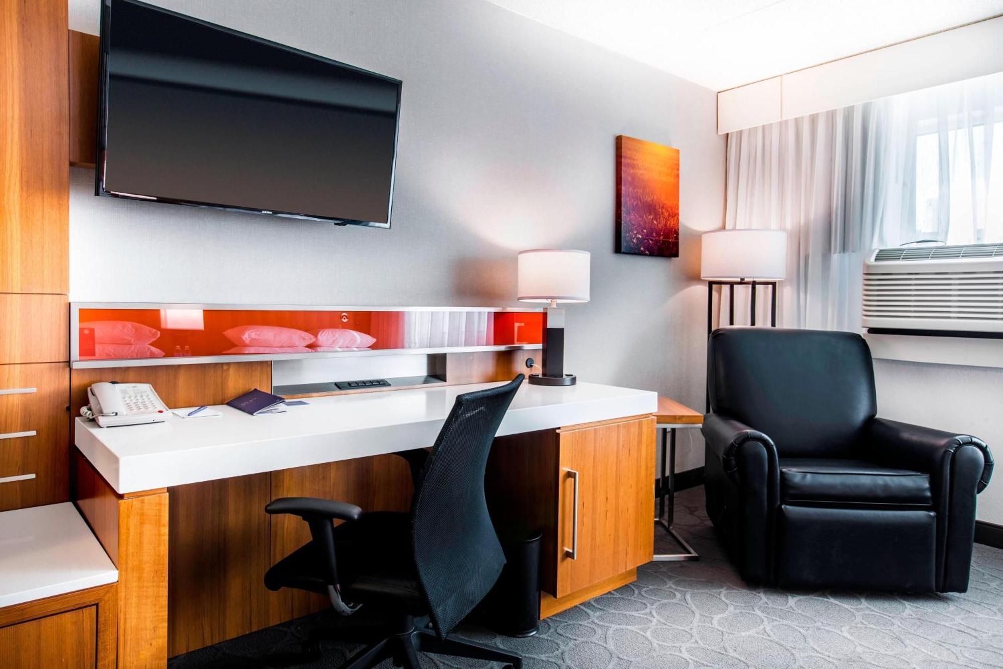 Delta Hotels By Marriott Фарго Экстерьер фото