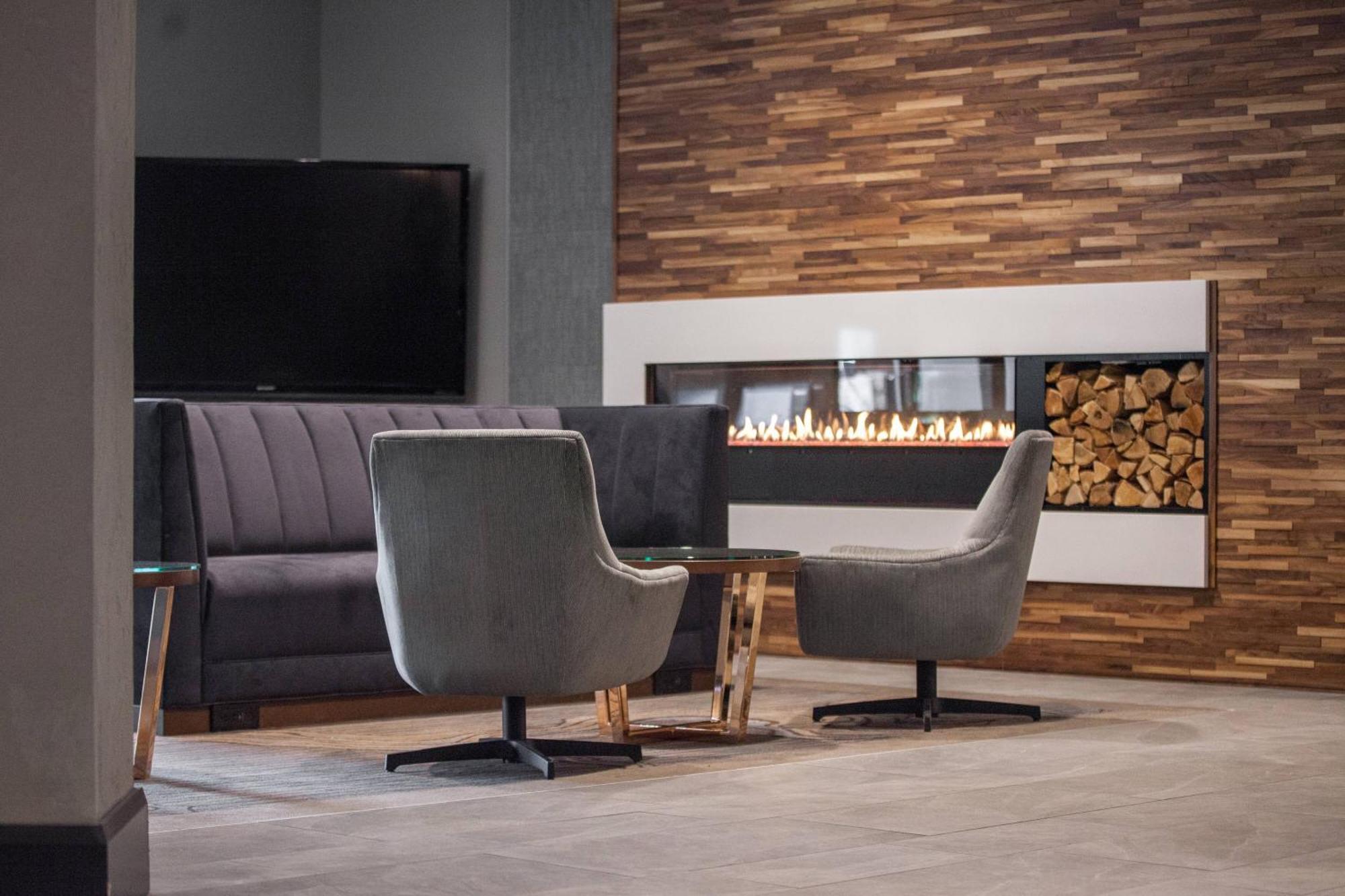 Delta Hotels By Marriott Фарго Экстерьер фото